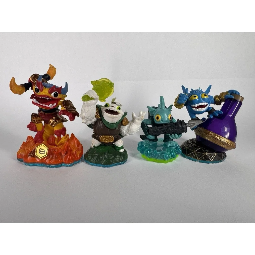 31 Miscellaneous SKYLANDERS, SWAPFORCE,GIANTS,SURPERCHARGED,ETC.